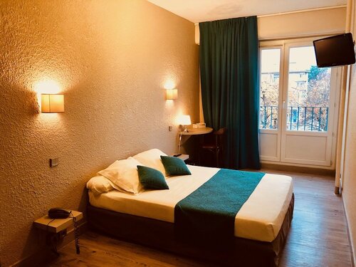 Firm Hotel Brasserie St Georges, Book Hotel Hoteller i Burgund med parkering, Parkering