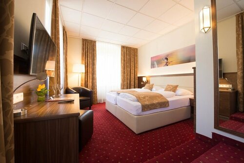 Hotel Beethoven, Rezerwuj Hotel Hotele w Wienerwald z parkingiem, Parking