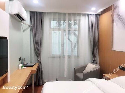 GreenTree Inn Chongqing Longhu Times Tianjie Xietaizi Subway Station Hotel, Забронировать Отель Чунцин Chongqing Area
