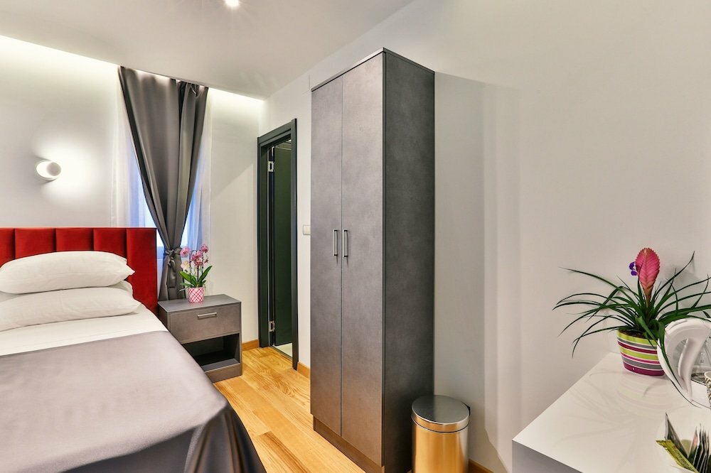 Hotel M