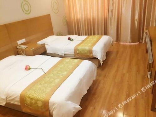 GreenTree Innn Jiangsu Changzhou Changhe Express Hotel, Prenota Hotel Hotel a Changzhou con parcheggio, Parcheggio