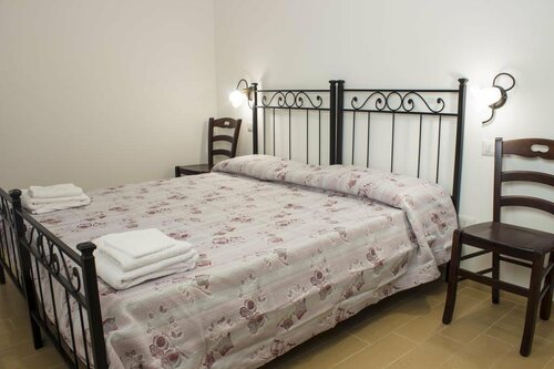 Il Terrazzo delle Rondini, Book Bed and Breakfast Romagna hoteller med parkering, Parkering