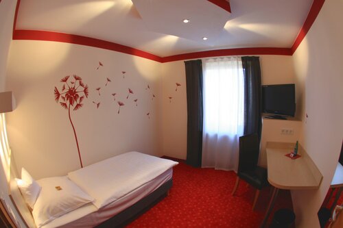 Hotel-Restaurant Zum Goldenen Löwen, Забронировать Отель Келькхайм Таунус