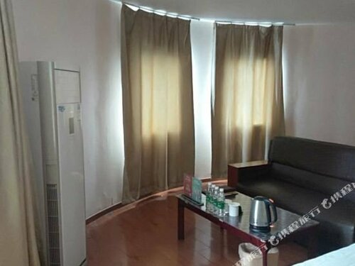 GreenTree Inn Shandong Jining Zoucheng South Yishan Road Experimental Middle School Express Hotel, Rezerwuj Hotel Hotele w Shandong z parkingiem, Parking