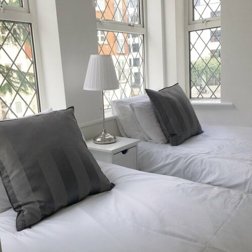 Polygon Villas Guest House, Забронировать Гостевой дом Саутгемптон Хэмпшир, рядом с Театр Nuffield Southampton, NST City