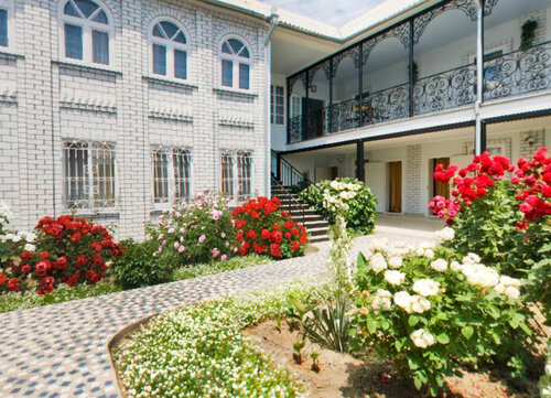 Azariya Mini-Hotel, Boek Mini-hotel Crimea Hotels met Parkeerplaats, Parkeren