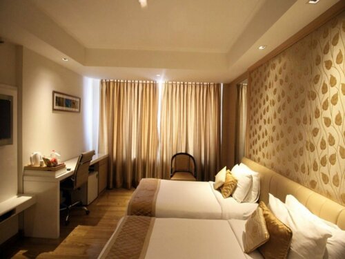 Hotel Swati, Забронировать Отель Карол-Бах 