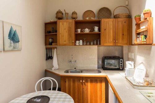 Sandown Lodge, Забронировать Отель «постель и завтрак» Rondebosch , рядом с Newlands Cricket Stadium