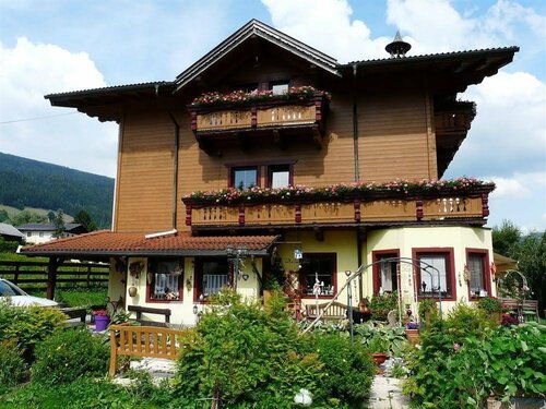 Landhaus Aubauerngut, Забронировать Отель Радштадт Salzburger Sportwelt, рядом с 8-местный подъемник Кенигслеен №1