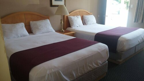 Sunnycrest Motel, Забронировать Мотель Гибсонс Солнечное побережье