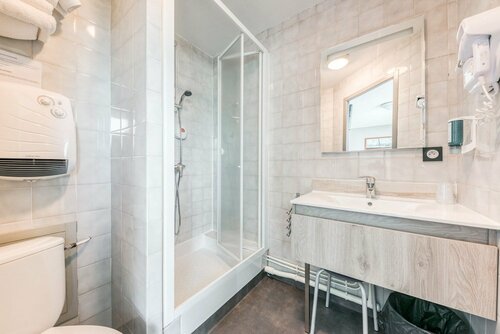 Brit Hotel Iroise, Réserver Hôtel Hôtels à Bretagne avec parking, Parking