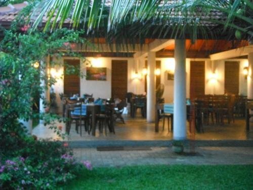 Moonstone Villas, Забронировать Отель Отели Тангаллы 4 звезды, 4*