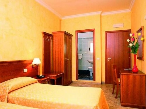 Hotel Kriss, Забронировать Отель Номентано Рим