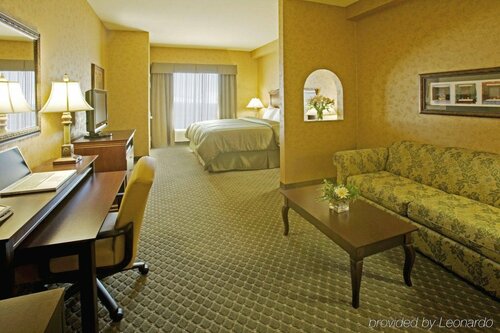 Comfort Suites Alamo-River walk, Забронировать Отель Сан-Антонио Bexar County, рядом с Fairchild Park
