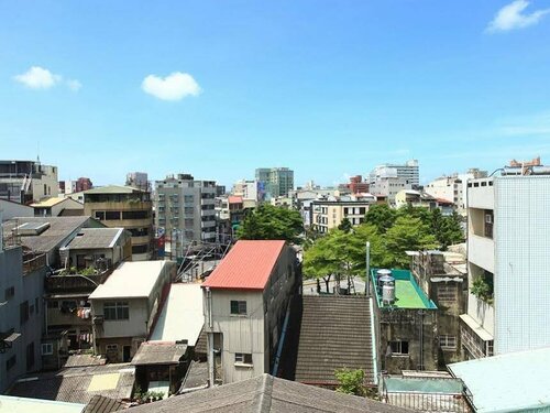 台南赤崁月樓Tainan Moon House Inn 台南市民宿登記第295號, Забронировать Гостевой дом West Central District Тайнань, рядом с Станция Тайнань