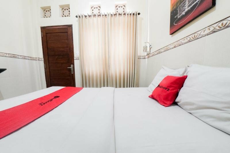 RedDoorz Plus near Lippo Mall Kuta