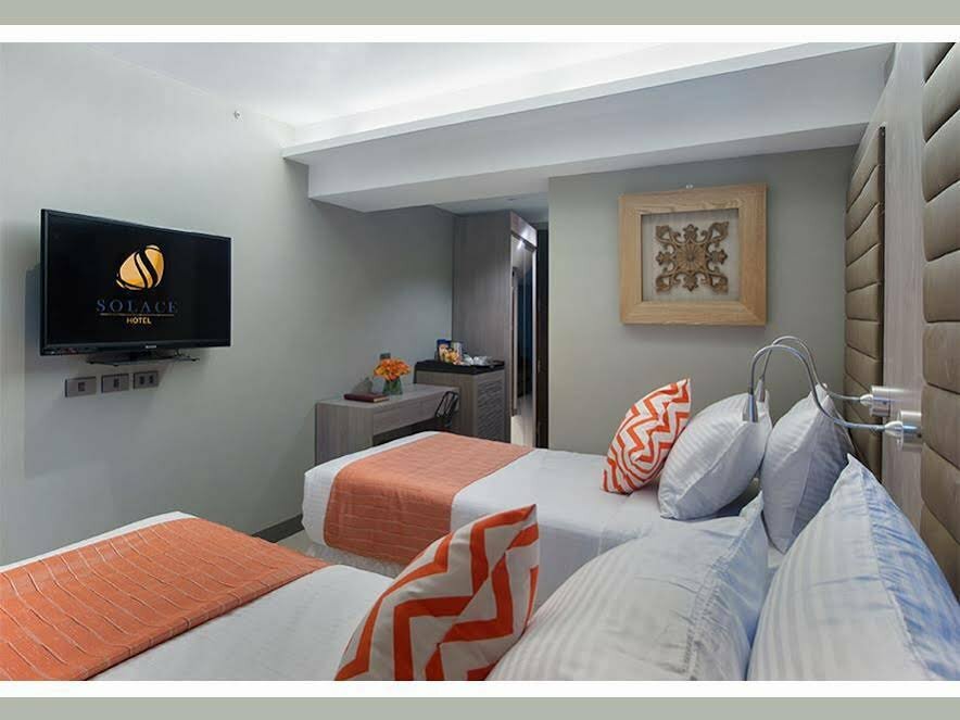 Oyo 146 Solace Hotel