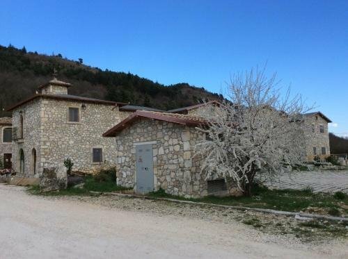 Residence Il Feudo Dei Pierleoni, Foglalás Szálloda Celano Abruzzo