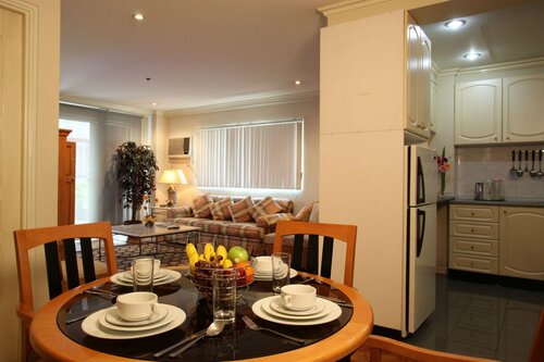 Amorsolo Mansion Apartments And Suites