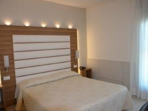 Hotel Victoria, Забронировать Отель Отели Виченца с бассейном, Бассейн