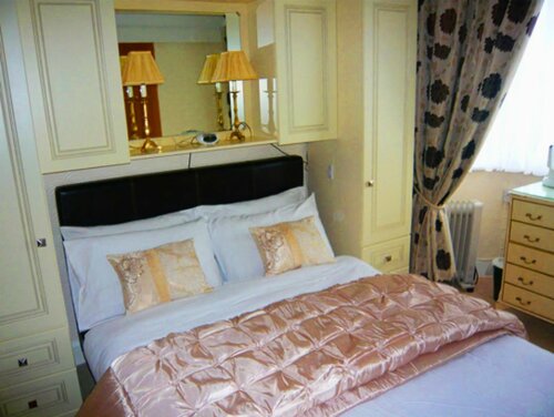 The Ridings Guest House, Забронировать Гостевой дом Отели Котсуолда с парковкой, Парковка
