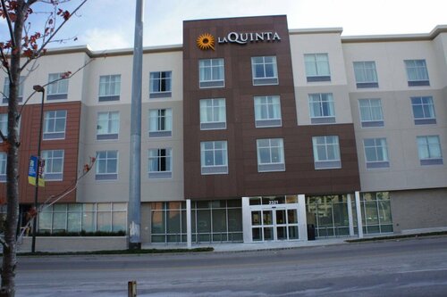 La Quinta Inn & Suites by Wyndham Kansas City Beacon Hill, Забронировать Отель Канзас-Сити Канзас