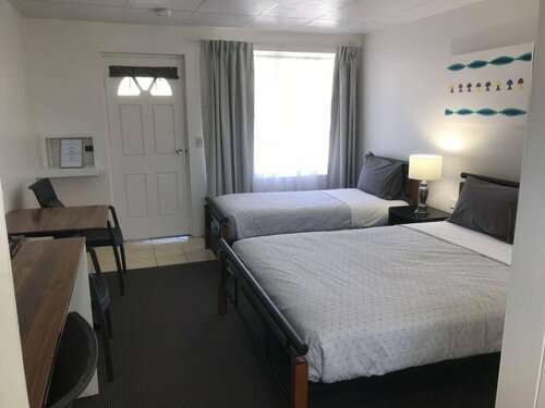 Cooks Endeavour Motor Inn - Near beach & Gold Coast Airport, Забронировать Мини-отель Отели Твид-Хедс 3 звезды, рядом с Пристань для яхт Туид, 3*