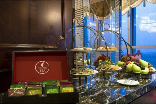 Hotels & Preference Hualing Tbilisi, Забронировать Отель Отели Тбилиси с бассейном, Бассейн