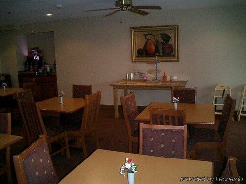 Chateau Inn & Suites Cuba Missouri, Rezerwuj Hotel Hotele w Ozark z parkingiem, Parking