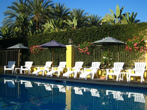 Alpine Inn near Convention Center and the Park, Забронировать Мини-отель Анахайм Disneyland California