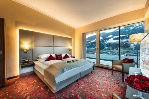 Hotel Norica - Thermenhotels Gastein mit dem Bademantel direkt in die Therme, Забронировать Отель  