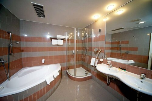 Orea Hotels & Resorts, Забронировать Отель Отели в центре Мареанске-Лазне, в центре, Парковка, Завтраки
