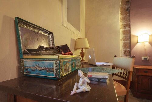 Hotel Henrys House, Забронировать Отель Ортиджия 