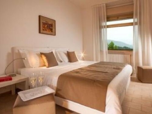 Hotel Green Park Madama Spa & Wellness, Book Ferieresort Castel Madama 