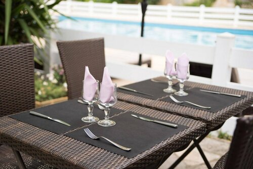 Hôtel Le Pré Galoffre, Book Hotel Hotels in Nimes with Breakfast, Breakfasts