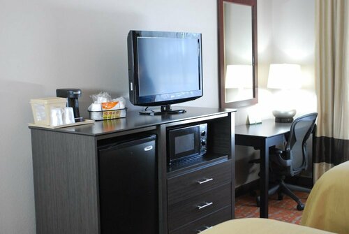Quality Inn & Suites Fresno Northwest, Забронировать Отель Фресно штат Калифорния