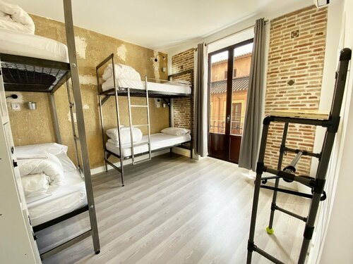 ECO Hostel, Забронировать Хостел Недорогие отели Гранады, рядом с Базилика Сан-Хуан-де-Диос, недорогие