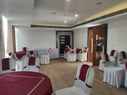 Fabhotel Elysee, Забронировать Отель Отели Дехрадун с завтраком, Завтраки