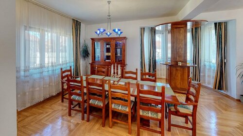 Casa 3 Guesthouse, Varaa Hotelli Hotellit Oradea aamiaisella, Aamiainen