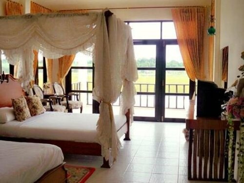 Golden Lake View Boutique Resort, Rezervovat Lázně / Resort Hotely v Central Thailand s parkováním, Parkování