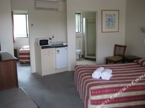 Elite Motor Inn, Забронировать Мини-отель Отели в центре Армидейл, в центре, Парковка