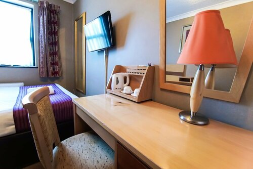 Rossmore Hotel, Забронировать Отель Илфорд Большой Лондон, рядом с Часовня Св. Марии и Св. Фомы при больнице в Илфорде