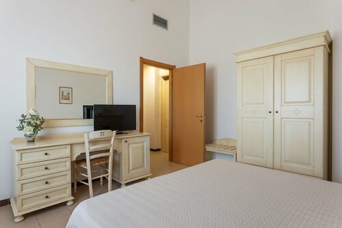 Rodia Inn, Забронировать Хостел Отели Ористано с парковкой, Парковка
