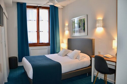 Hôtel des Messageries, Book Hotel Hoteller i Burgund med parkering, Parkering