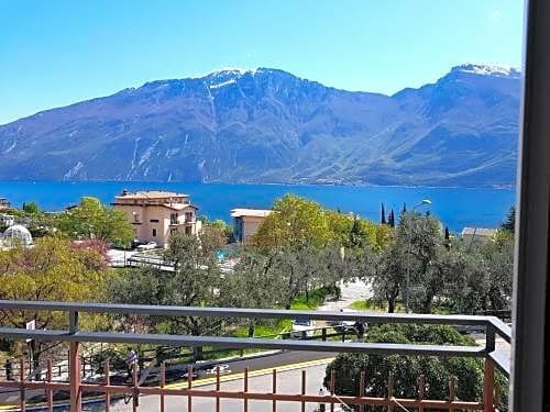 Hotel Villa Grazia, Забронировать Отель Отели Ломбардии с парковкой, Парковка