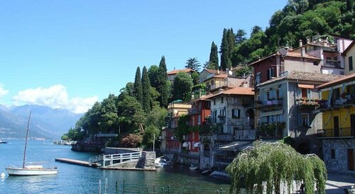 Downtown Varenna - Historic Centre by villavistalago, Забронировать Отель Отели Озера Комо с бассейном, Бассейн