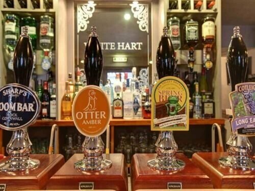 The White Hart, Varaa Hotelli Cullompton Devon, lähellä Edenvale Park