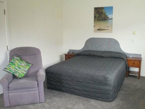 Bk's Counties Motor Lodge, Rezerwuj Hotel Hotele w Auckland Region z basenem, Basen