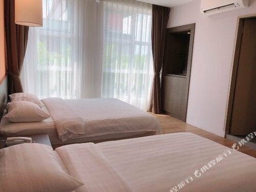 Golden Peak Inn, Забронировать Отель Таман-Бентонг-Макмур Паханг