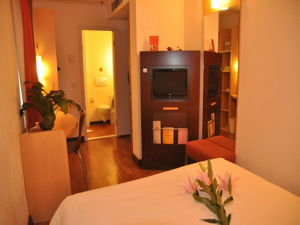 Bisi Hotel